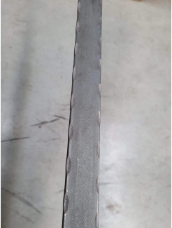 Tyč plochá plná 30x5mm, čierna S235, zdobená po hranách L=6000mm, cena za 1ks(6m)