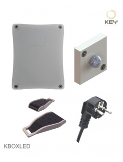 GARDEN BOX - kit pre ovládanie 20 vonkajších svietidiel. Kit obsahuje: riadiaca jednotka (BOXLED), nočný senzor (QUADRO), 2x ovládač (KPLAY4R), napájací kábel.