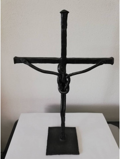 N211 - Kovaný kríž na stôl , čierna farba sivá patina, v-460mm, š-280mm 